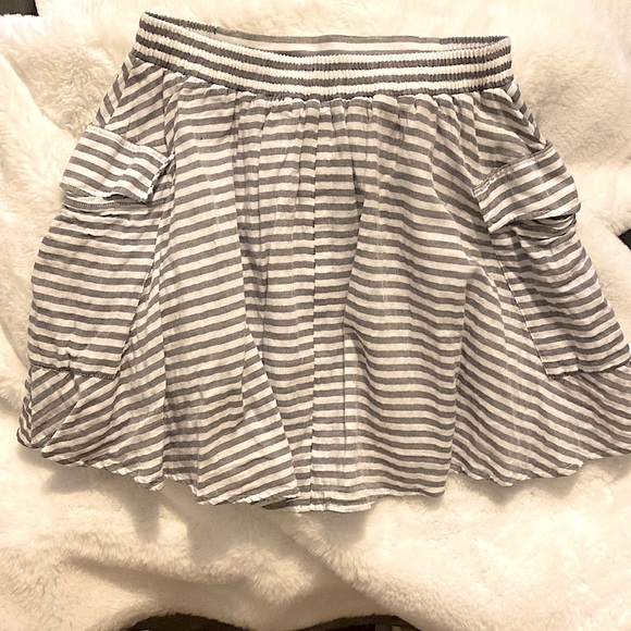 BCBGeneration Pocket Skirt - Picture 3 of 8